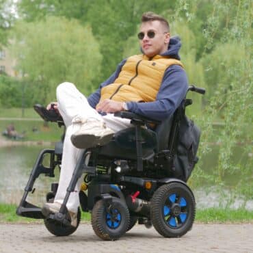 Wózek inwalidzki elektryczny HAWK E100