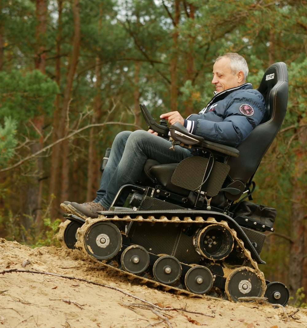 Wózek inwalidzki elektryczny gąsiennicowy TerraX - obrazek 4