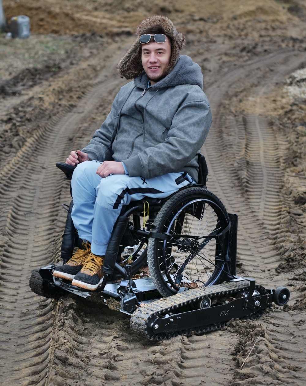 Wózek inwalidzki elektryczny TerraX P (platforma gąsienicowa) - obrazek 5