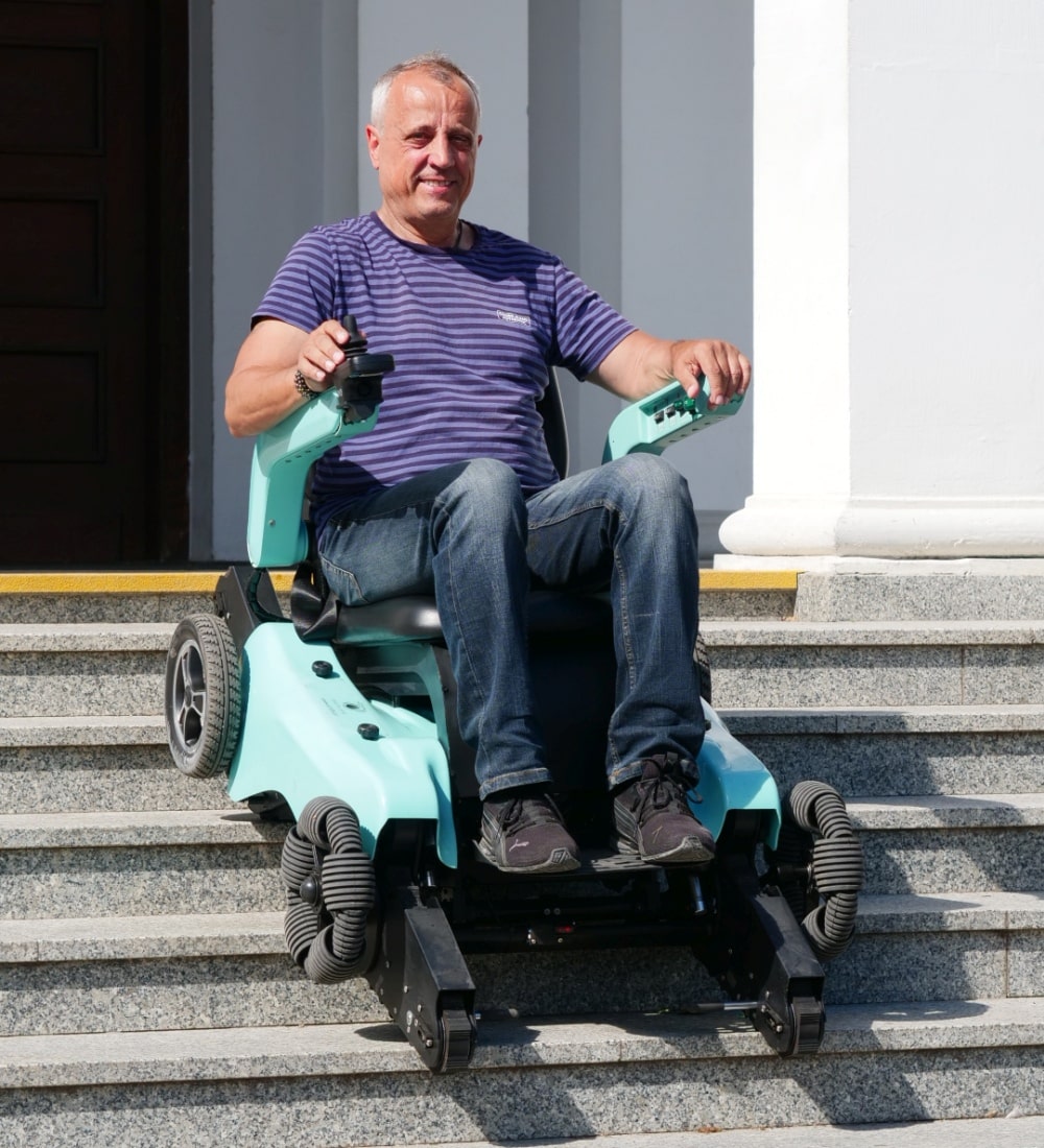 Wózek inwalidzki elektryczny z funkcją schodołazu Vertigo