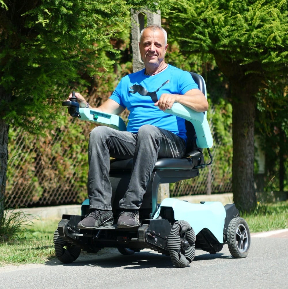 Wózek inwalidzki elektryczny z funkcją schodołazu Vertigo - obrazek 3